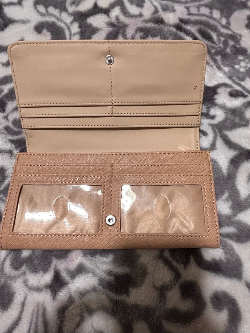 GUESS Beige Tan Triangular Logo Wallet - Picture 3 of 4